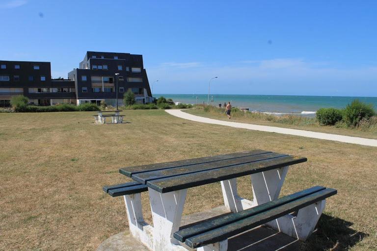 Beau Front De Mer Cosy Acces Direct Plage St Aubin Sur Mer Bernieres-sur-Mer Bagian luar foto